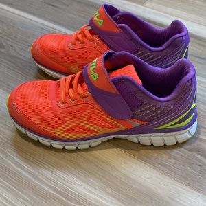 Fila girls Velcro athletic shoes